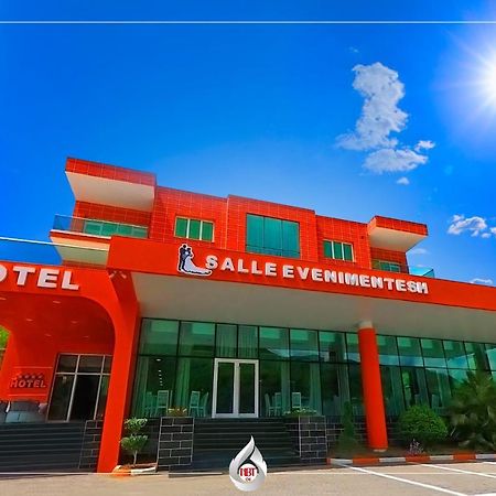 Nbt Hotel Reps Kukes Екстер'єр фото