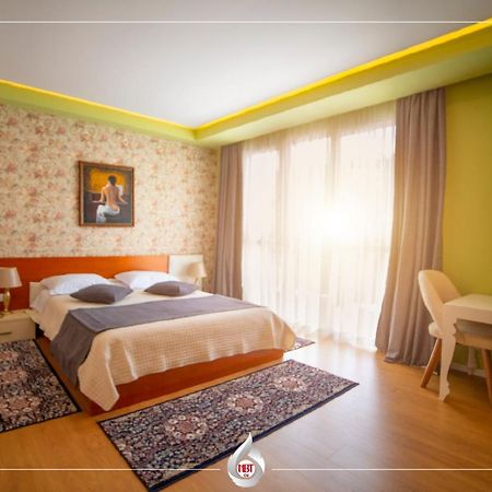 Nbt Hotel Reps Kukes Екстер'єр фото