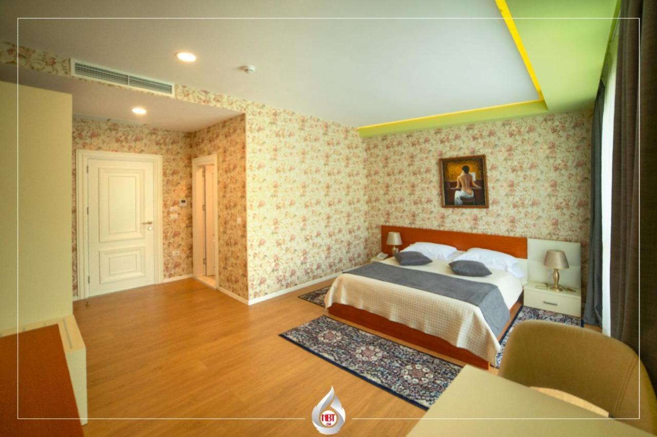 Nbt Hotel Reps Kukes Екстер'єр фото
