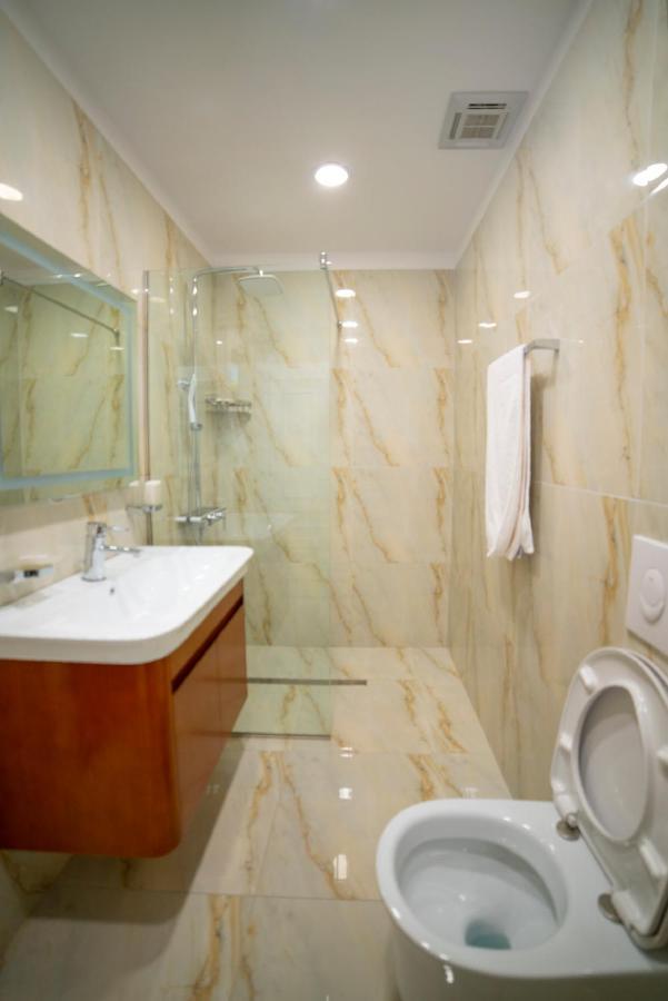Nbt Hotel Reps Kukes Екстер'єр фото